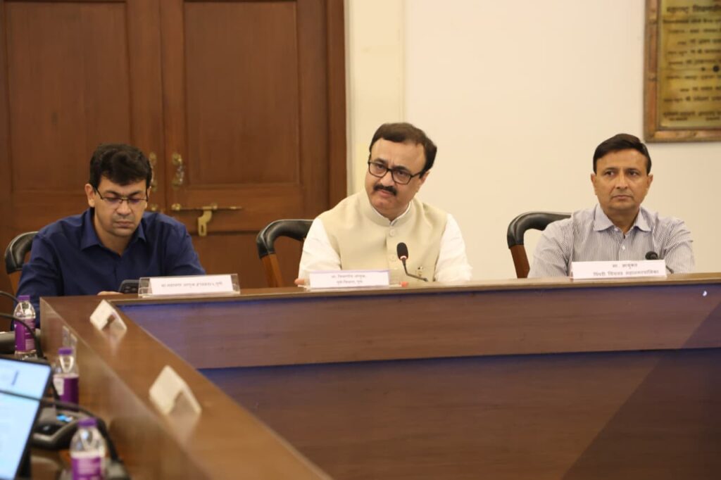 पाणीपुरवठ्यासंदर्भातील तक्रारी प्रभाग स्तरावर दरमहा बैठका आयोजित करुन निकाली काढा