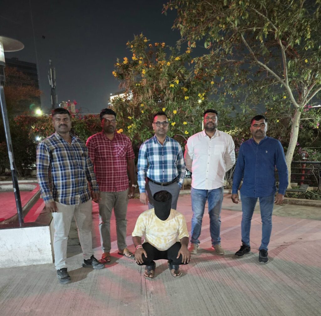 मोक्का गुन्ह्यातील फरार आरोपीला बेड्या