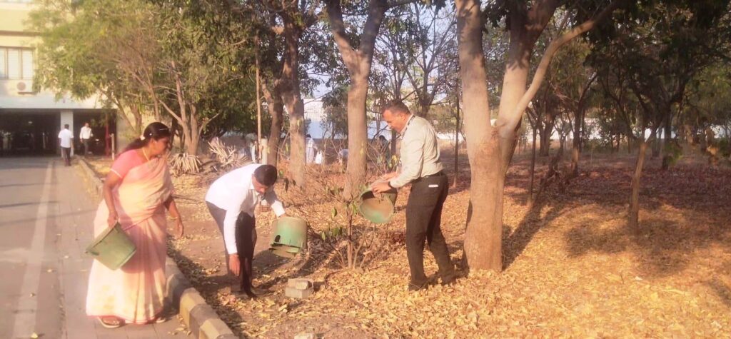 प्रशासकीय भवन येथे स्वच्छता मोहिम संपन्न