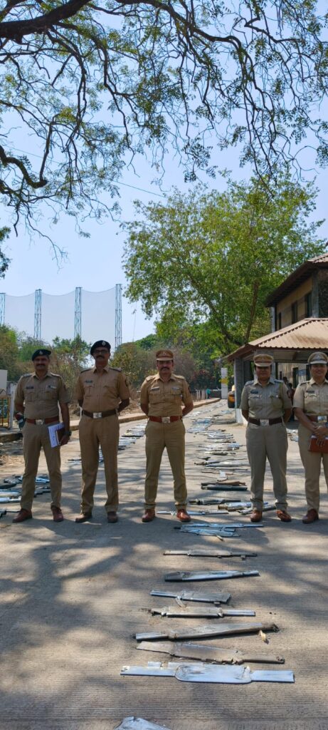 पुण्यात बुलेटस्वारांवर कारवाईचा बडगा