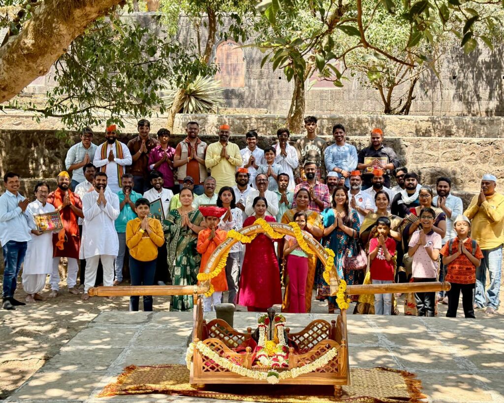 सिंहगडावर राजाराम महाराज जयंतीचा जल्लोष