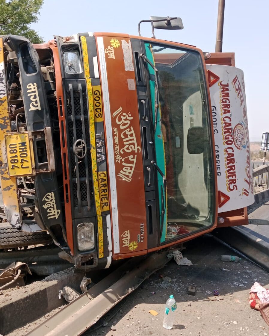 कात्रज बोगद्याजवळ भीषण अपघात