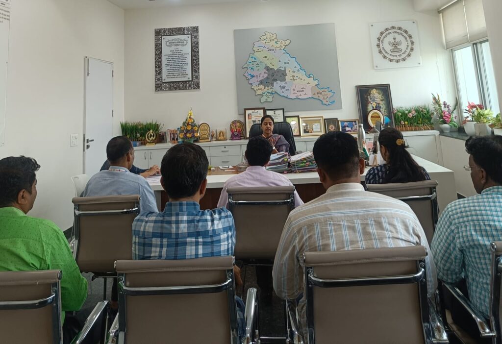 पुणे जिल्ह्यातील जनगणनेसाठी कर्मचाऱ्यांनी तयार राहावे; लोकांमध्ये जागृती करण्याचे निर्देश