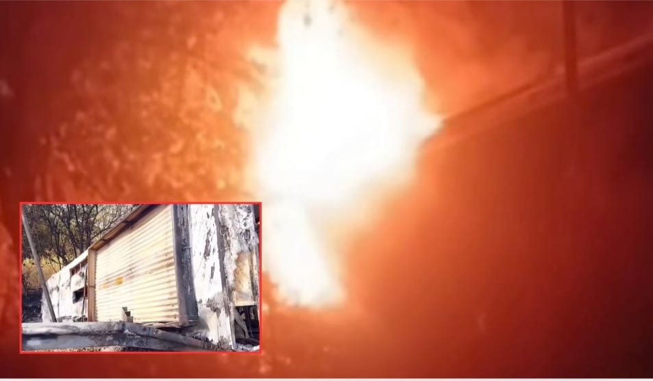 केजजवळ 'दी बर्निंग बसचा थरार; २८ प्रवासी जखमी