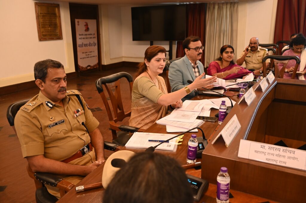 ऊसतोड महिला कामगारांच्या आरोग्य व सुरक्षिततेला प्राधान्य द्यावे