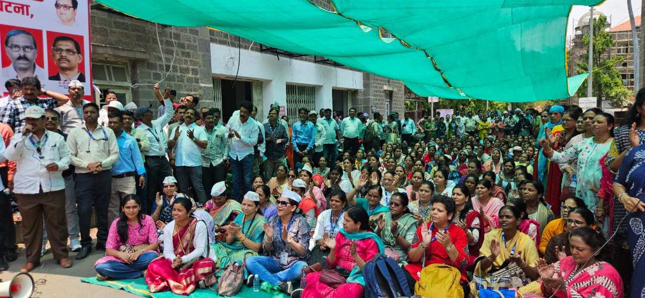 जुन्या पेन्शनसह अन्य मागण्यांसाठी राज्य सरकारी कर्मचारी बेमुदत संपावर