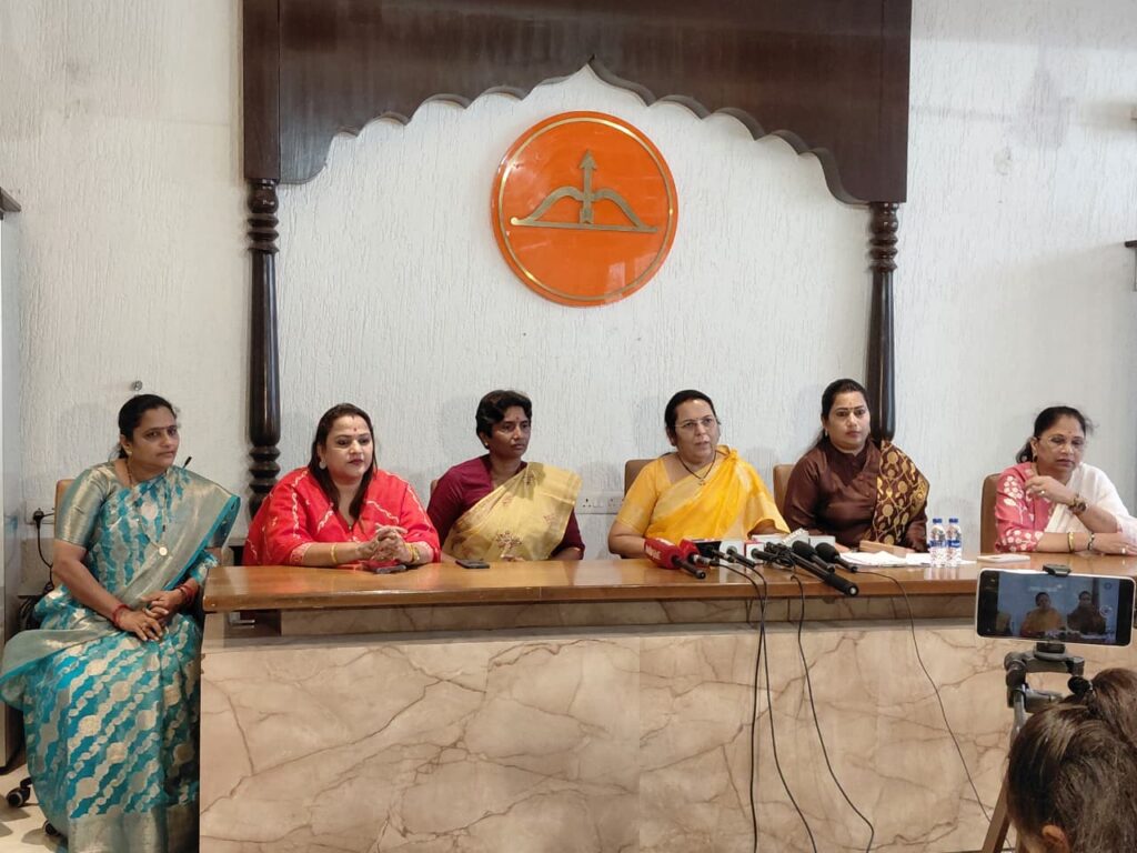 घराण्याचा वारसा मिळाल्याने त्यांना महिला आरक्षणाचे वावडे