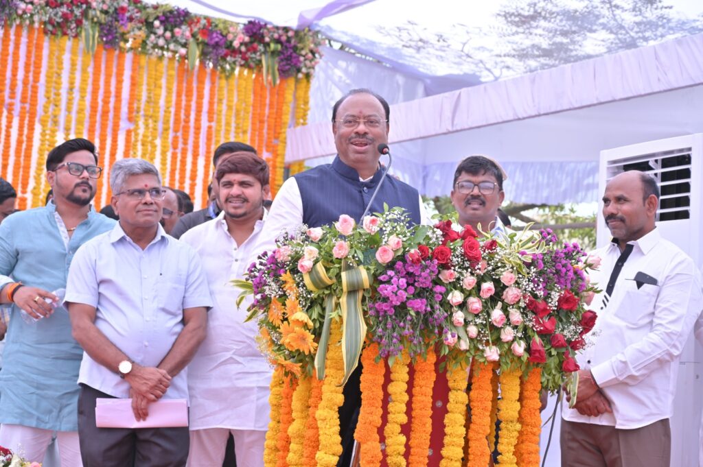 छत्रपती शिवाजी महाराज महाराजस्व अभियानाअंतर्गत समाधान शिबाराचे महसूलमंत्र्यांच्या हस्ते लोणीकंद येथे उद्घाटन