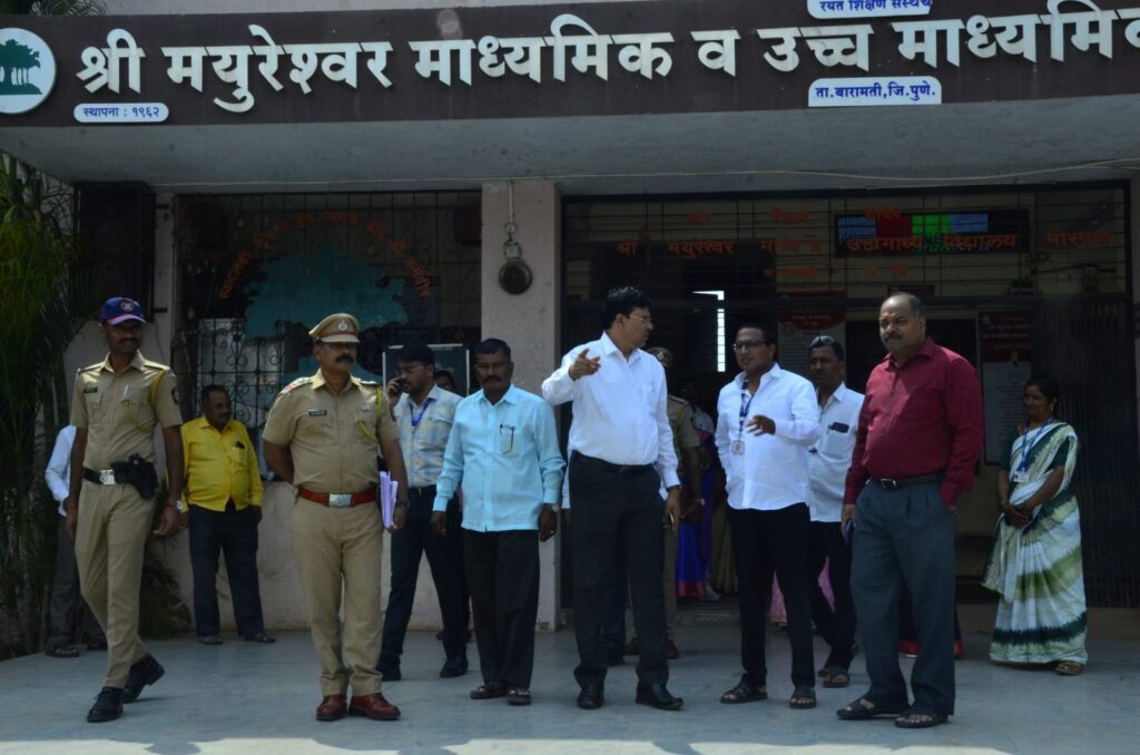 जनरल निरीक्षक विद्यानंद सिंग आणि पोलीस निरीक्षक एन. कोलनची यांची मतदान केंद्रांना भेटी