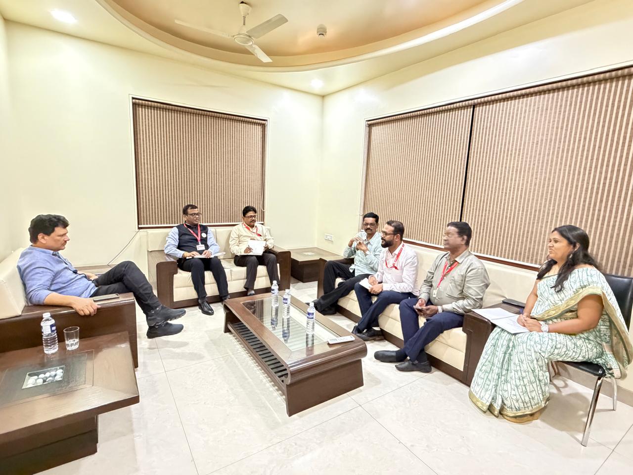 प्रधानमंत्री जनआरोग्य व महात्मा ज्योतिराव फुले जनआरोग्य योजनांचा पुणे विभागीय आढावा