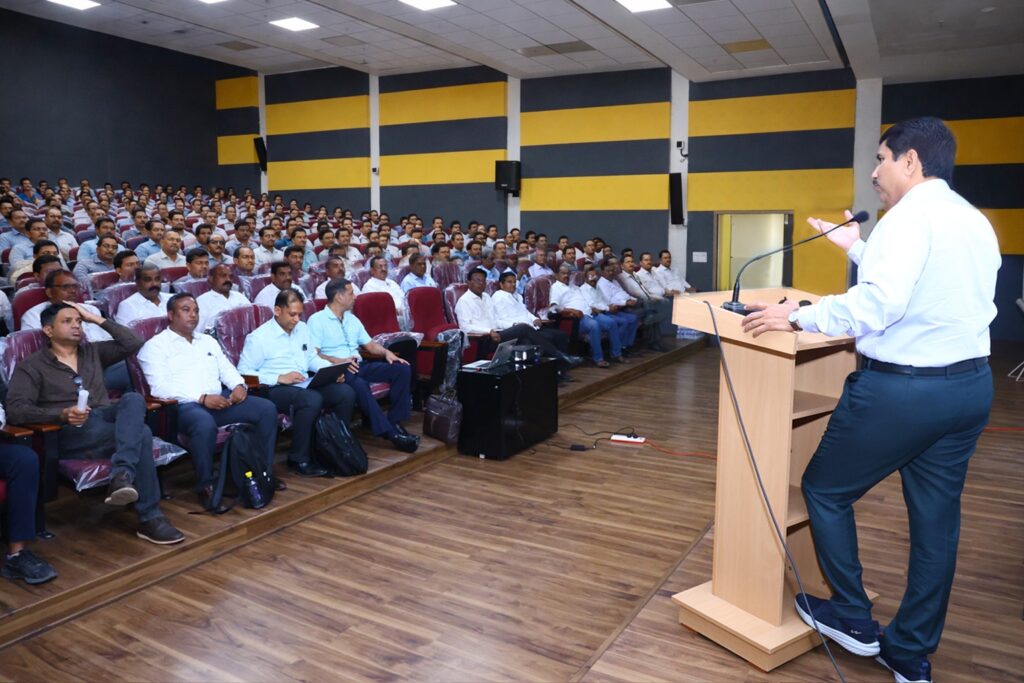 पर्यावरण संवर्धनादृष्टीने हरित ऊर्जा आणि घनकचरा व्यवस्थापनावर भर द्यावा-हनुमंत पाटील