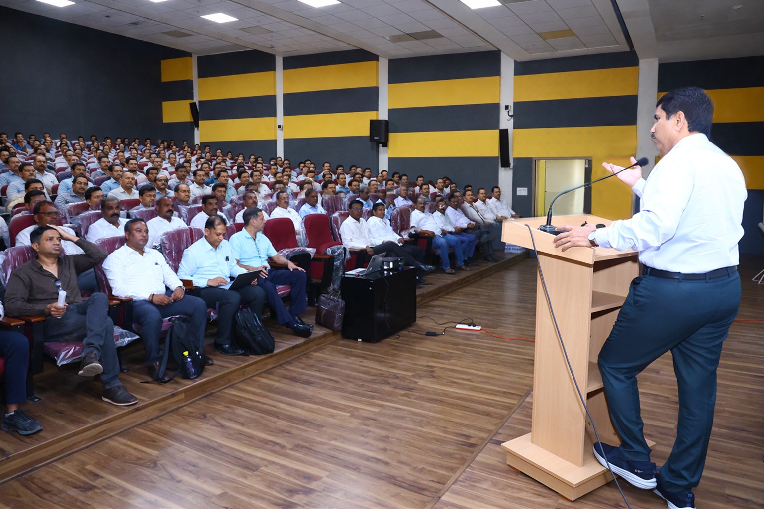 पर्यावरण संवर्धनादृष्टीने हरित ऊर्जा आणि घनकचरा व्यवस्थापनावर भर द्यावा-हनुमंत पाटील