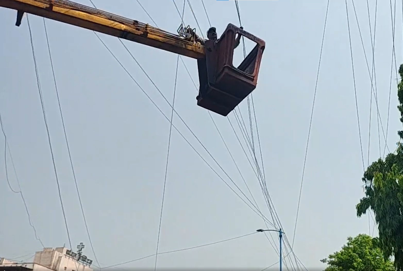 वर्गणीवरुन मारहाण केल्याप्रकरणी ६ जणांविरुद्ध गुन्हा