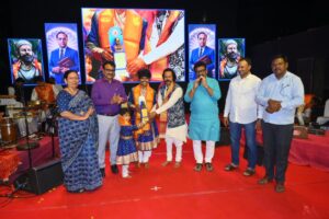 पृथ्वीराज माळी यांच्या बहारदार शाहीरीने बोपोडीत रंगली संयुक्त जयंतीची सांस्कृतिक मैफल