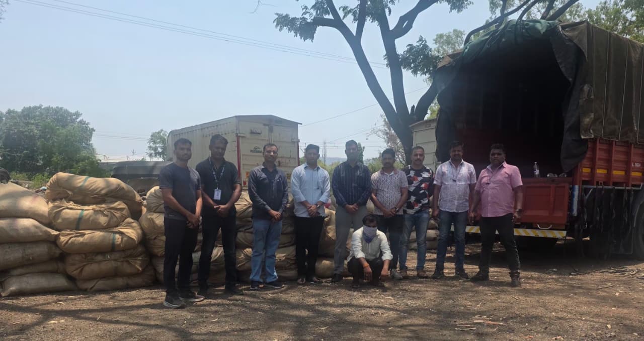 तब्बल ६० लाखांचा गुटखा जप्त