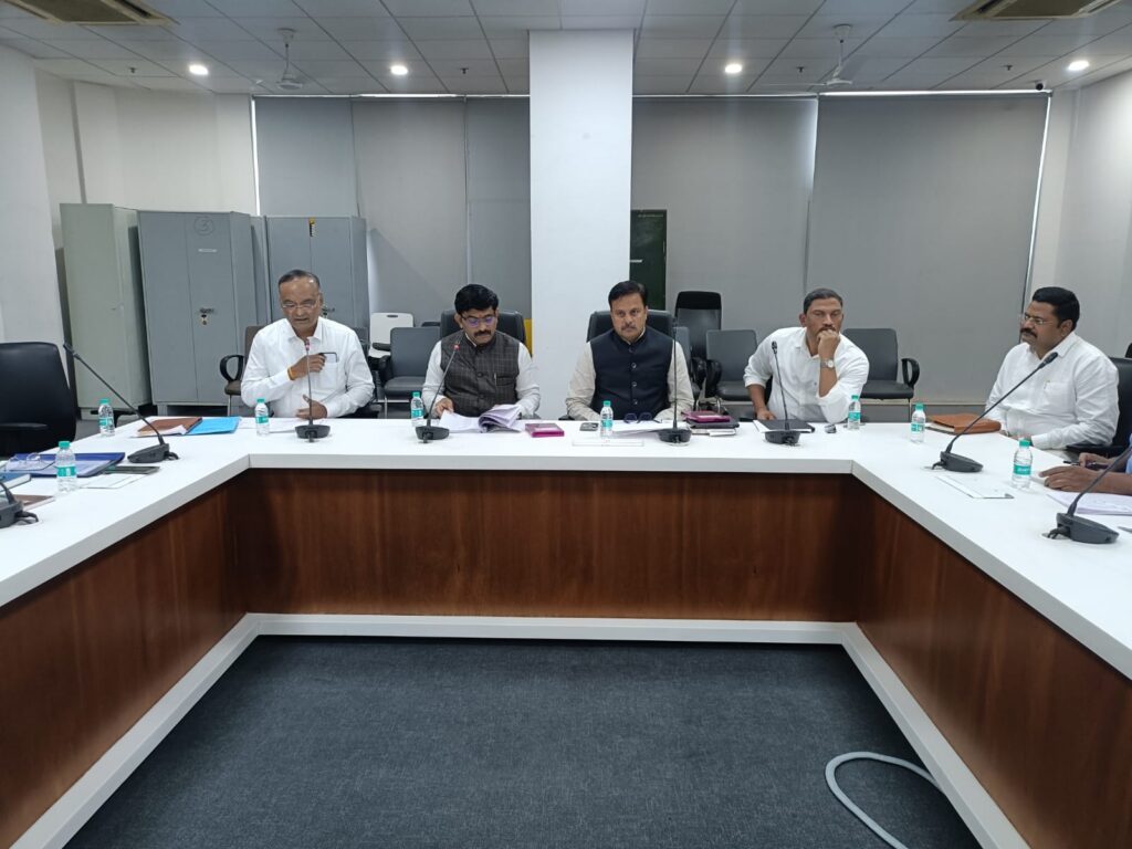 भूक व भीकमुक्त महाराष्ट्राकरिता पुण्याने दिशादर्शक काम करावे