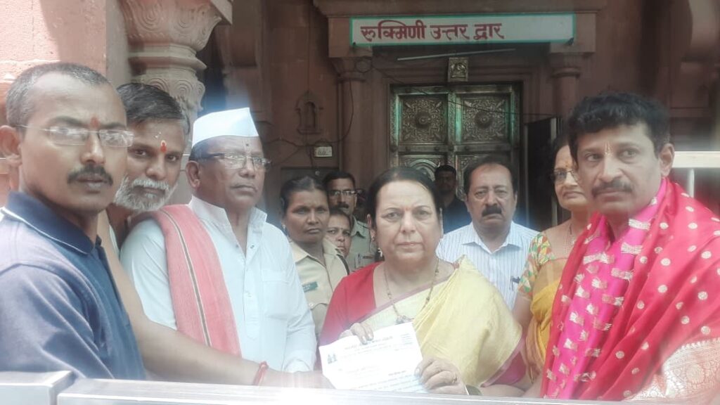 विठ्ठल-रुक्मिणी मंदिरातील अपुरी कामे तातडीने पूर्ण करावीत