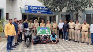 पुण्यात चार पिस्तुलांसह तिघांना अटक