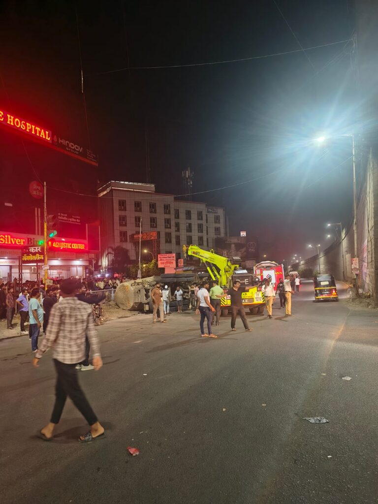 पुण्यातील नवले पूल परिसरात पुन्हा अपघात