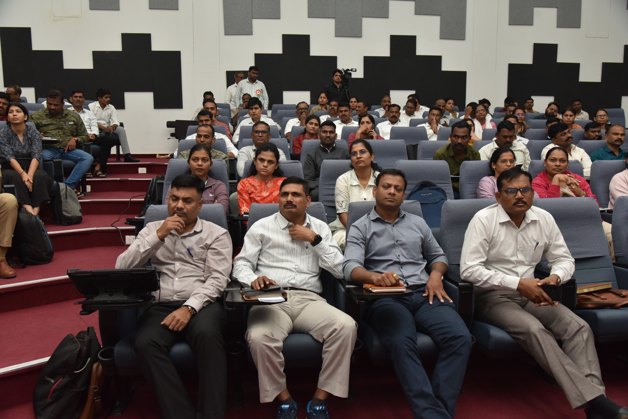 गोपनीय माहितीच्या सुरक्षिततेचे भविष्यामध्ये सायबर क्षेत्रापुढे आव्हान सायबर क्षेत्रातील तज्ञांचे मत