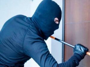 Pune Crime News : पुण्यातील कॅम्प, कोथरुडमध्ये घरफोडी; अडीच लाखांचा ऐवज चोरीला
