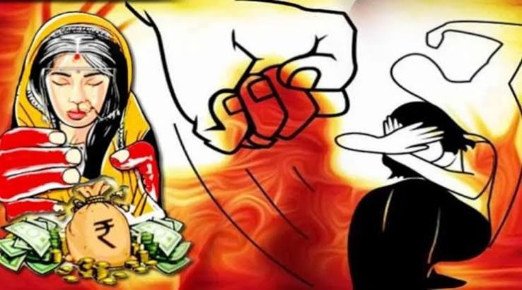 विवाहित महिलेचा छळ; गरम भाजीची कढई फेकून मारली