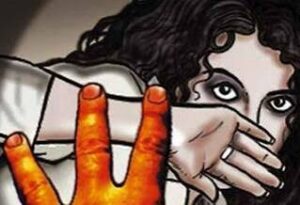 धक्कादायक...प्रेमाच्या आमिषाने तरुणीवर अत्याचार
