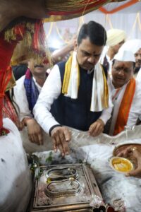 मुख्यमंत्री देवेंद्र फडणवीस यांनी घेतले संतश्रेष्ठ श्री ज्ञानेश्वर महाराज पादुकांचे दर्शन
