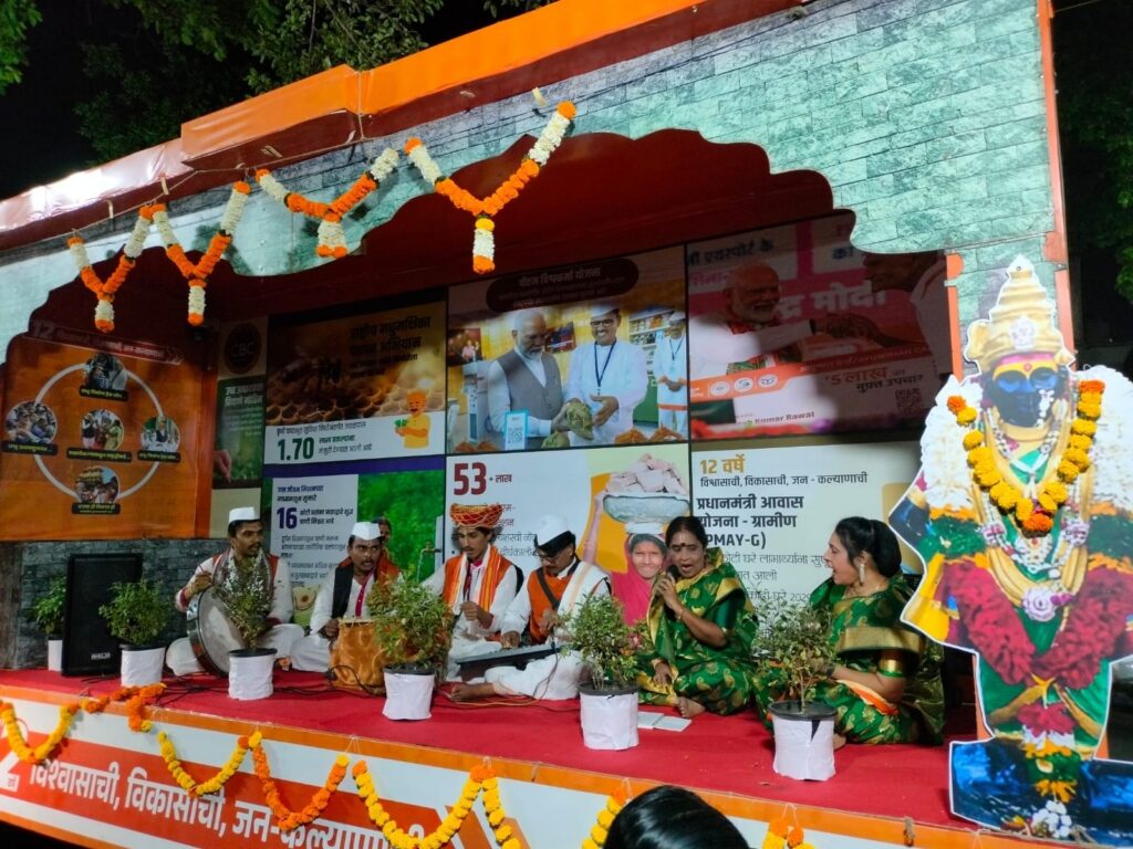 केंद्रीय संचार ब्यूरोच्या आषाढी वारी विशेष चित्ररथाचे मुख्यमंत्र्यांच्या हस्ते उद्घाटन