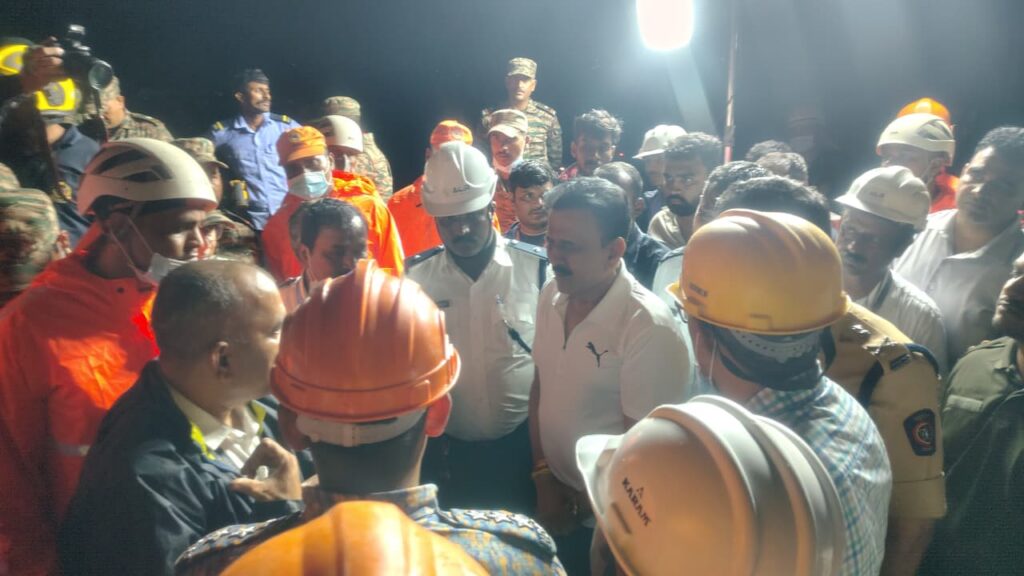 आपत्ती व्यवस्थापन मंत्री गिरीश महाजन यांची मोशी येथील घटनास्थळी भेट