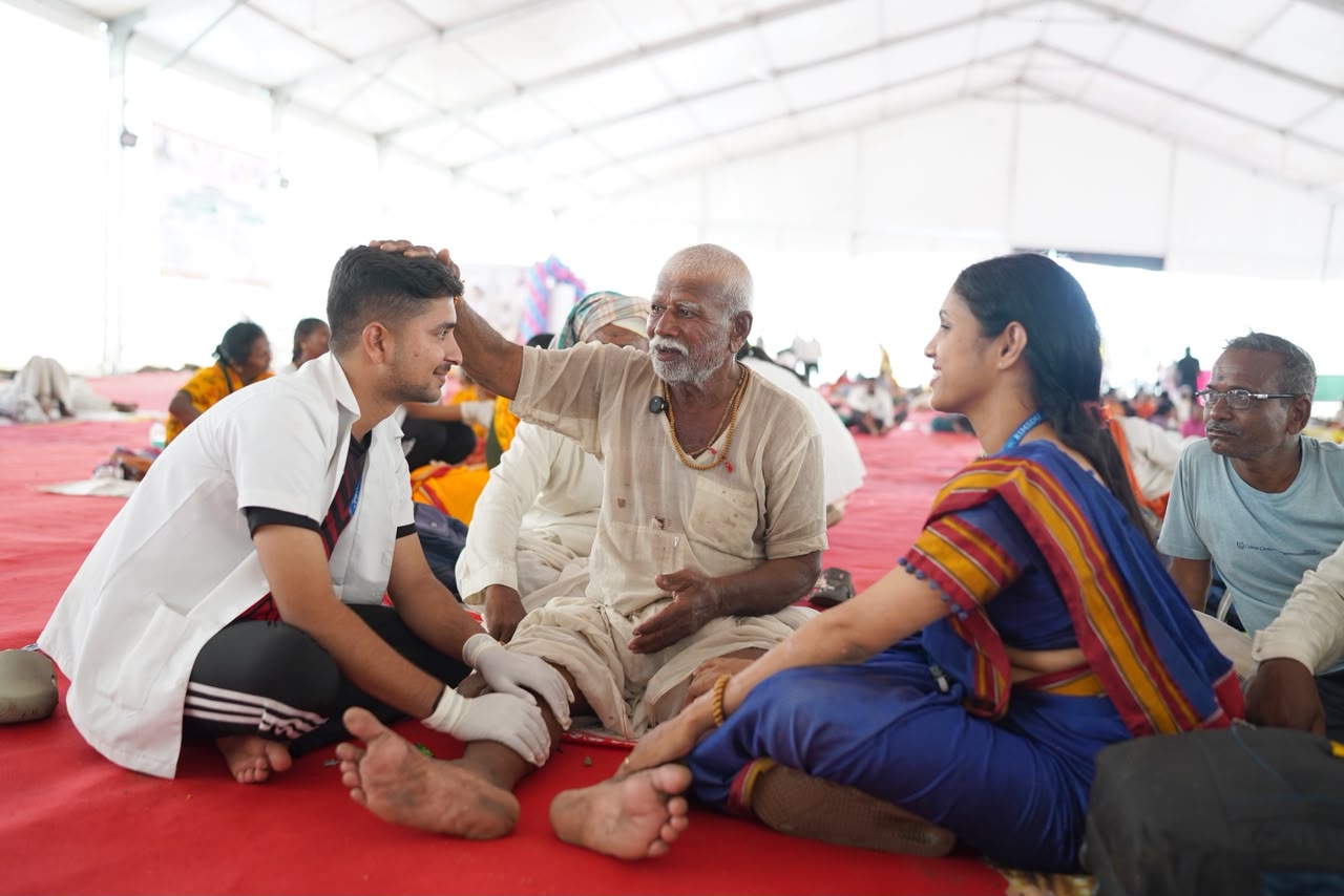 'चरणसेवा'ने जपले लाखो वारकऱ्यांचे आरोग्य; ४.९६ लाखांहून अधिक वारकऱ्यांना लाभ