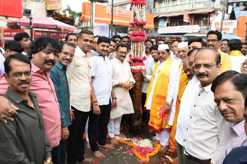 'दगडूशेठ' गणपती ट्रस्टच्या गणेशोत्सवातील सजावटीचे वासापूजन उत्साहात
