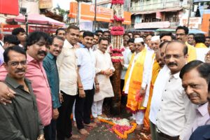 'दगडूशेठ' गणपती ट्रस्टच्या गणेशोत्सवातील सजावटीचे वासापूजन उत्साहात