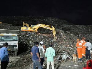 मोशी कचरा डेपो दुर्घटना : पर्यावरण विभाग व अँटोनी लारा रिन्युएबल या संबंधित ठेकेदार कंपनीला नोटीस देण्याचे आयुक्त डॉ.विजय सूर्यवंशी यांचे निर्देश