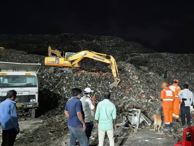 मोशी कचरा डेपो दुर्घटना : पर्यावरण विभाग व अँटोनी लारा रिन्युएबल या संबंधित ठेकेदार कंपनीला नोटीस देण्याचे आयुक्त डॉ.विजय सूर्यवंशी यांचे निर्देश