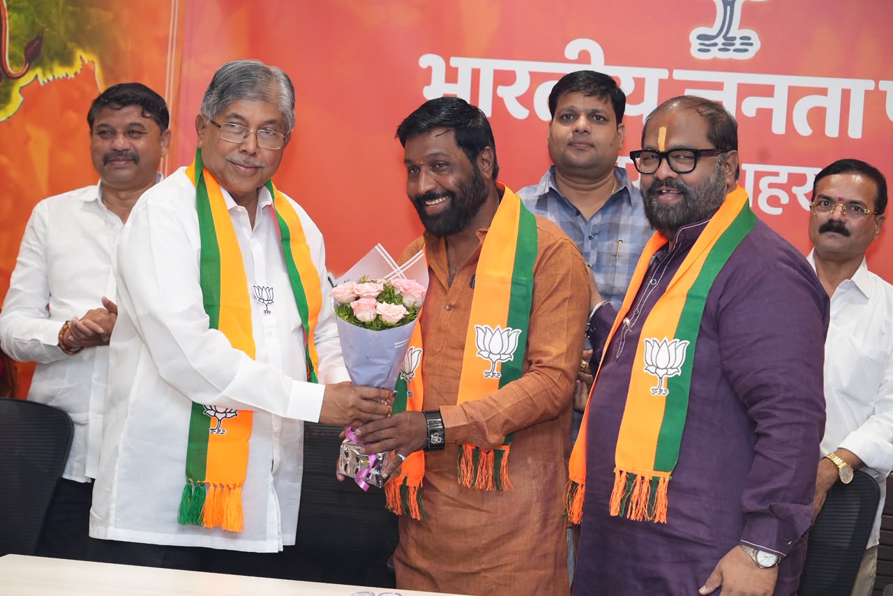 प्रल्हाद गवळी, प्रमोद निम्हण आणि डॉ. वैष्णवी किरड यांचा भाजपमध्ये प्रवेश