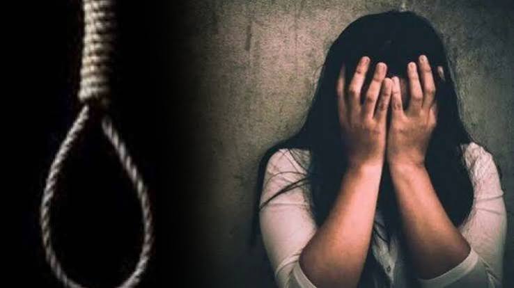 हुंड्यासाठी छळ केल्याने महिलेची आत्महत्या