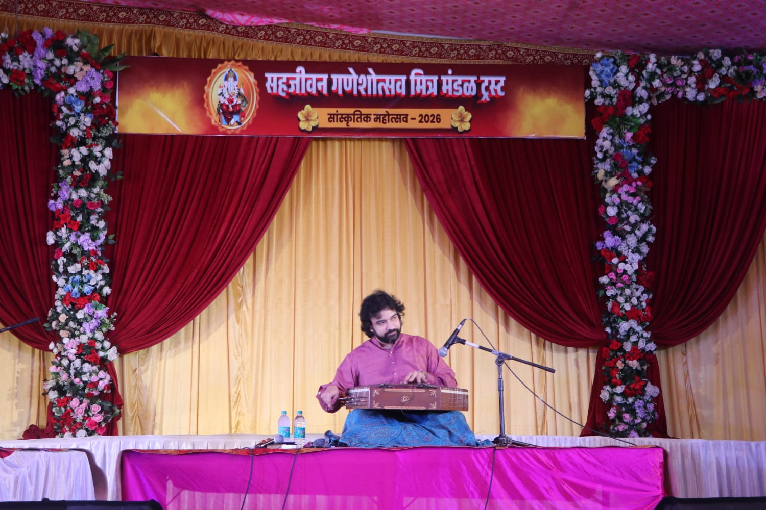 शंतनू गोखले यांच्या संतूरवादनाने रसिक मंत्रमुग्ध