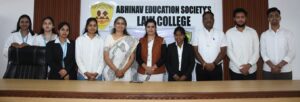 मध्यस्थी प्रक्रियेत पक्षकारांचे म्हणणे समजून घेणे आणि संवाद महत्त्वाचा