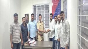 पोलिसांच्या प्रयत्नांमुळे व्यापाऱ्याची अडीच लाखांची रोकड सापडली