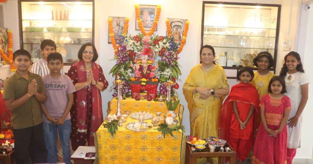महिला नेतृत्वाला अधिक बळ मिळावे, श्री गणरायाच्या चरणी साकडे : डॉ. नीलम गोऱ्हे