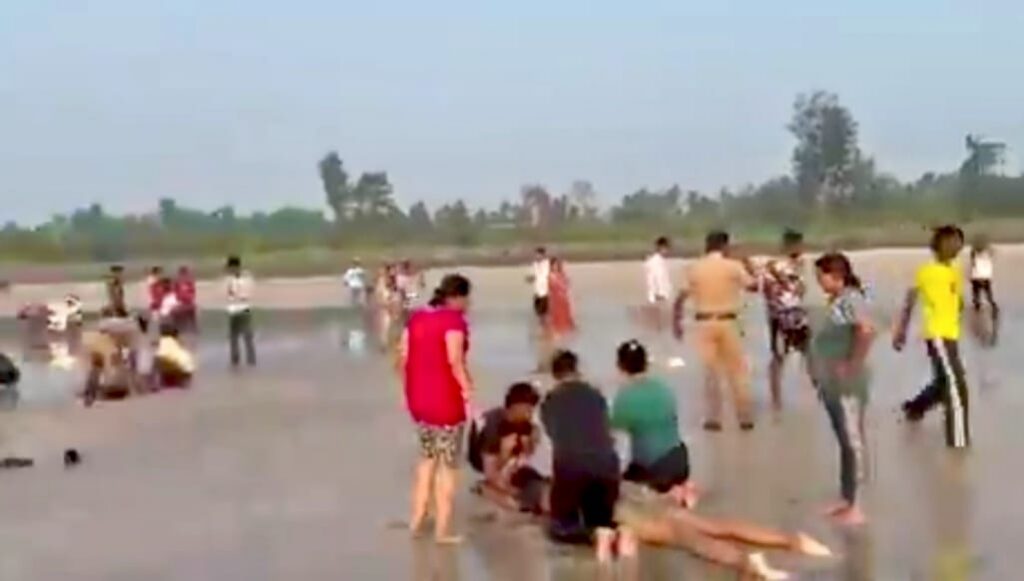 Diveagar Student Accident : दिवेआगर दुर्घटनेत आळंदीतील ८ विद्यार्थ्यांचा मृत्यू