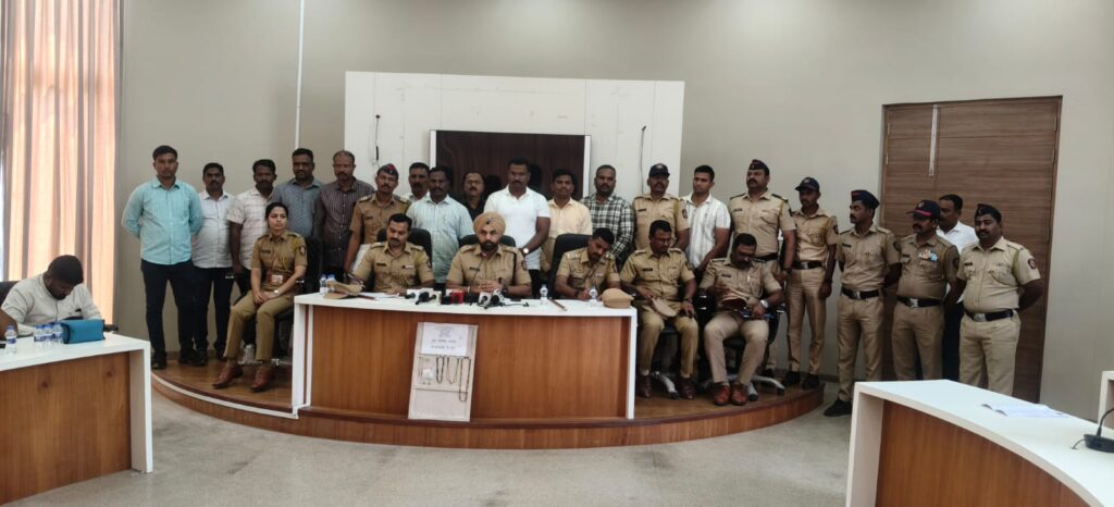 Baramati Double Murder : तमाशाचा नाद, व्यसनासाठी चोरी अन दोघींचा खून