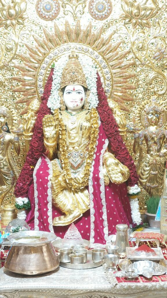 Pune Mahalakshmi Temple Gold Saree
