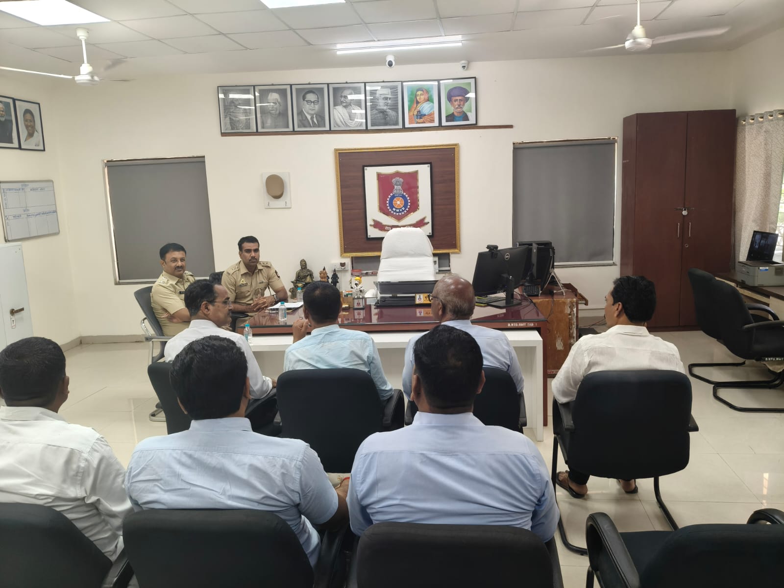 Baramati News, Sugarcane Transport Safety, Baramati RTO, Sugar Factory News, Road Safety Maharashtra, Sugarcane Harvesting Season, RTO Safety Rules, Surendra Nikam, Rahul Gawade, Overloaded Vehicles, Tractor Safety, Traffic Rules Maharashtra, Road Accident Prevention, Baramati Sugar Factories, बारामती बातम्या, ऊस वाहतूक सुरक्षा, बारामती आरटीओ, साखर कारखाने, गळीत हंगाम, रस्ता सुरक्षा नियम, ऊस वाहतूक अपघात, वाहनांवरील रिफ्लेक्टिव्ह पट्टी, ओव्हरलोडिंगवर कारवाई, मद्यपान करून वाहन चालवणे, मोटार वाहन कायदा, सुरेंद्र निकम, साखर कारखाना बातम्या, अपघात प्रतिबंधक उपाययोजना, महाराष्ट्र वाहतूक नियम